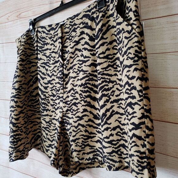 Good American Summer Boss Zebra Print High Waist Shorts Size 22 Brown Black - Picture 5 of 10